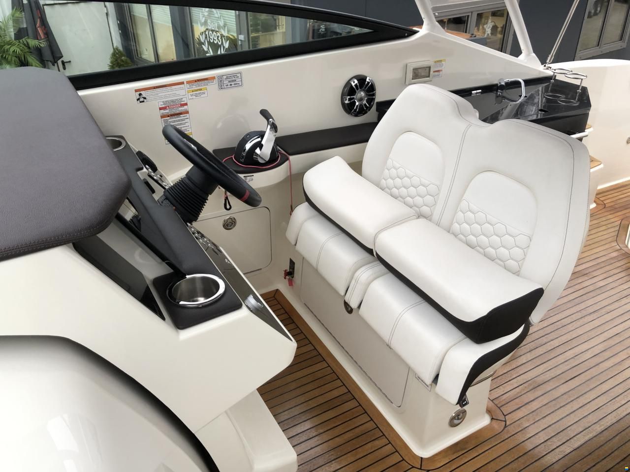 Sea Ray Sundancer (DAE) 290 / TOP Zustand / Bode