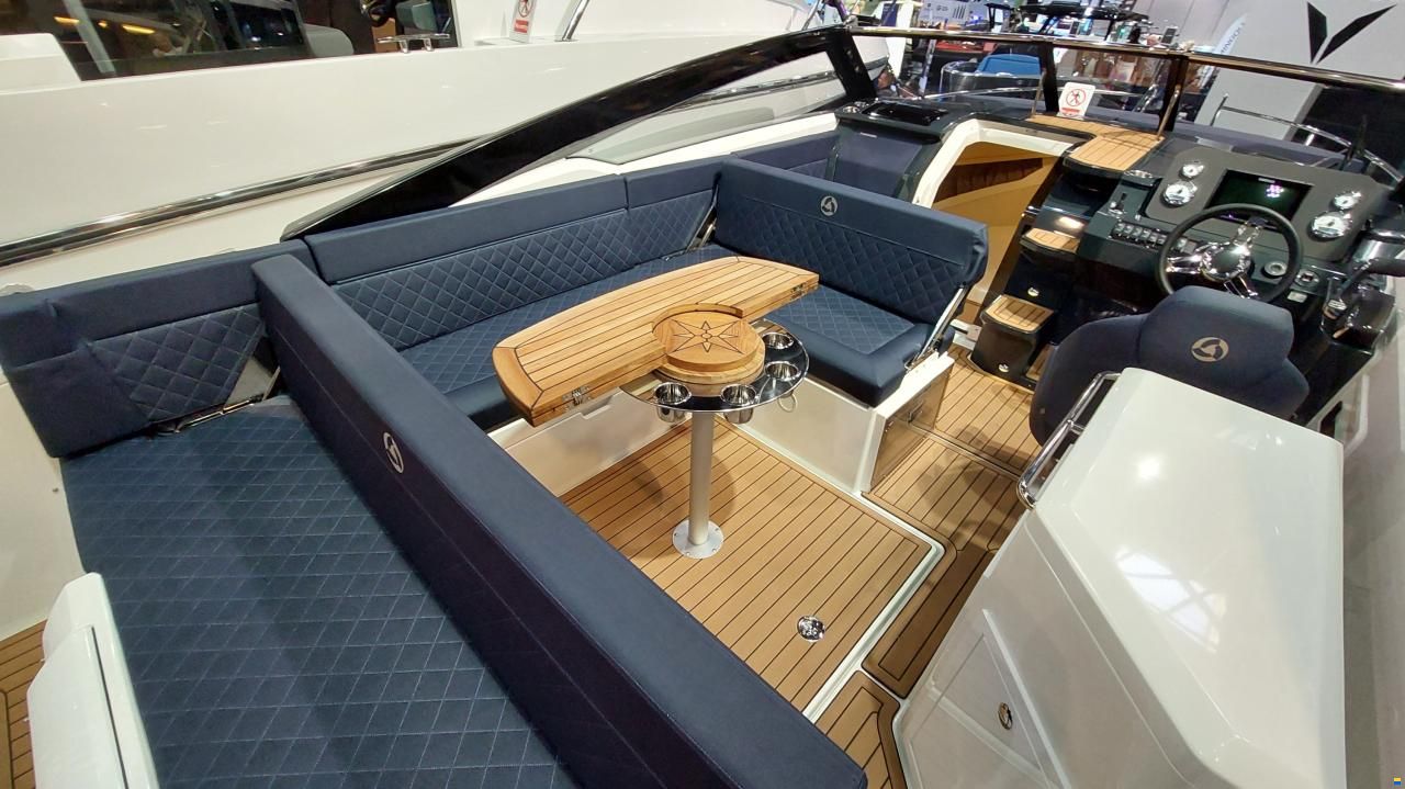 Parker 800 Cruiser Mercury F300 Verado