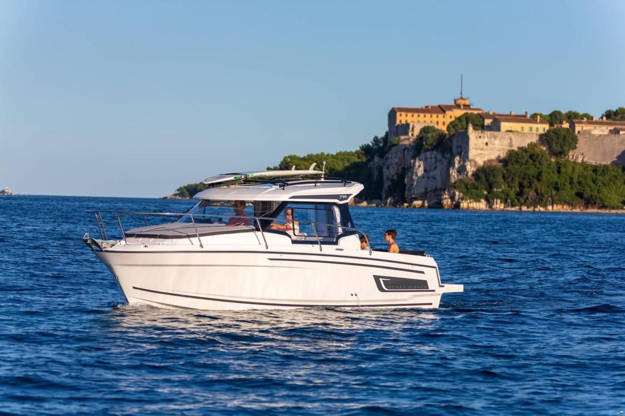 Jeanneau 795 Merry Fisher Serie2