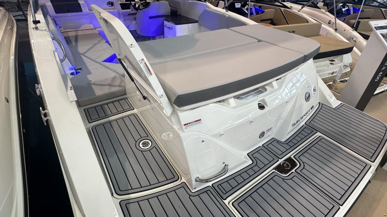 Sea Ray Sunsport (SSE) 230