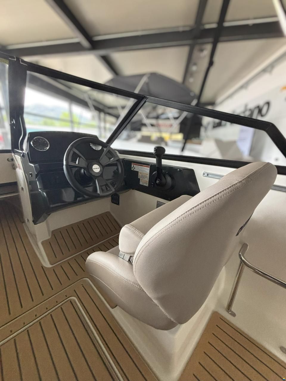 Quicksilver 555 Bowrider