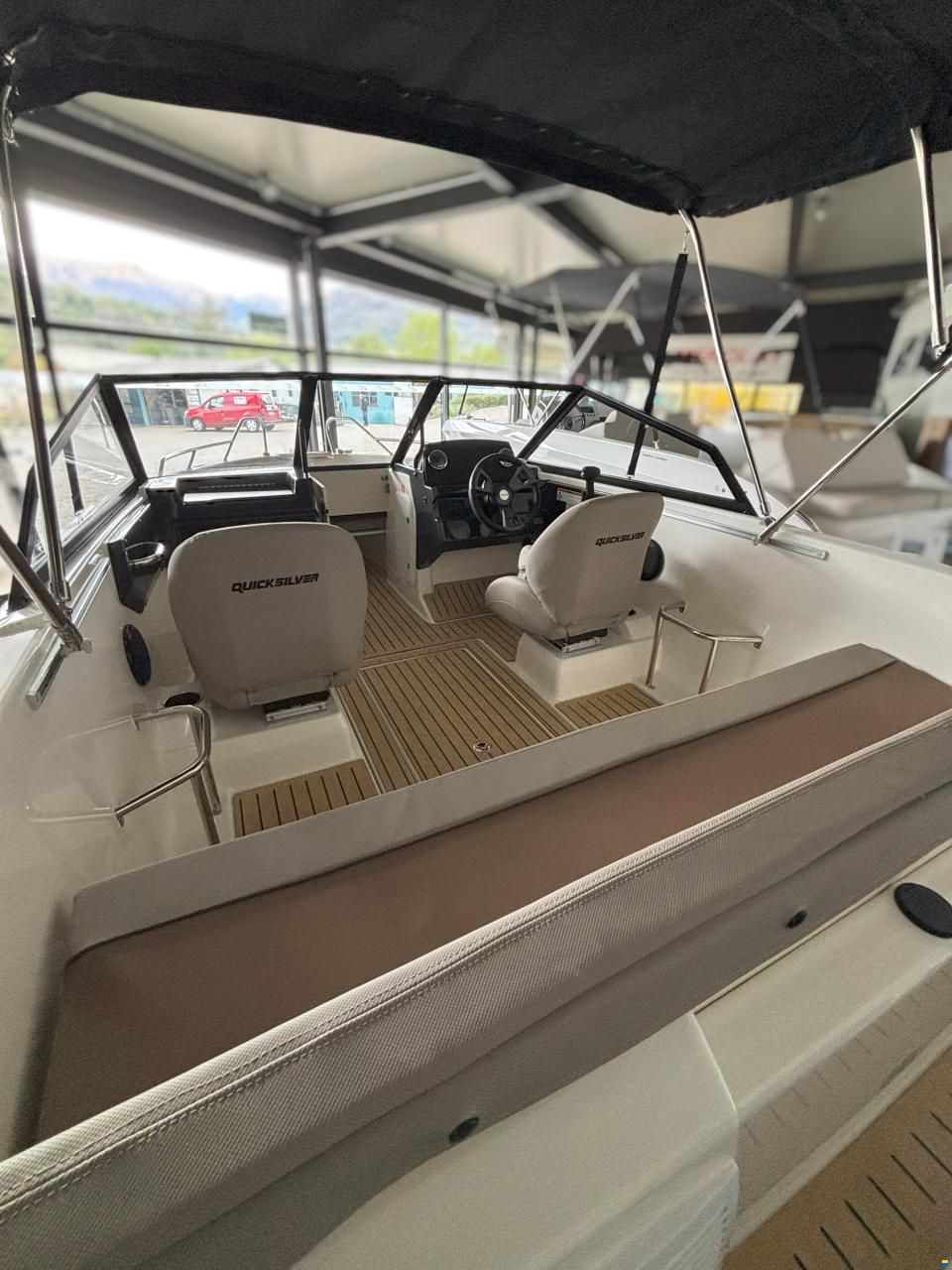 Quicksilver 555 Bowrider