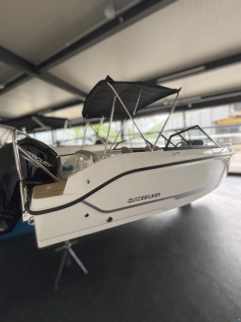 Quicksilver 555 Bowrider