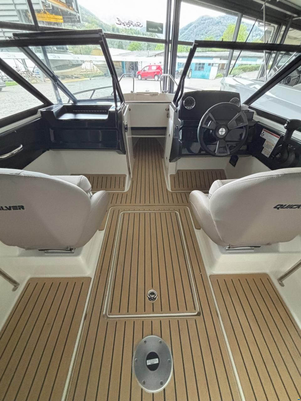 Quicksilver 555 Bowrider