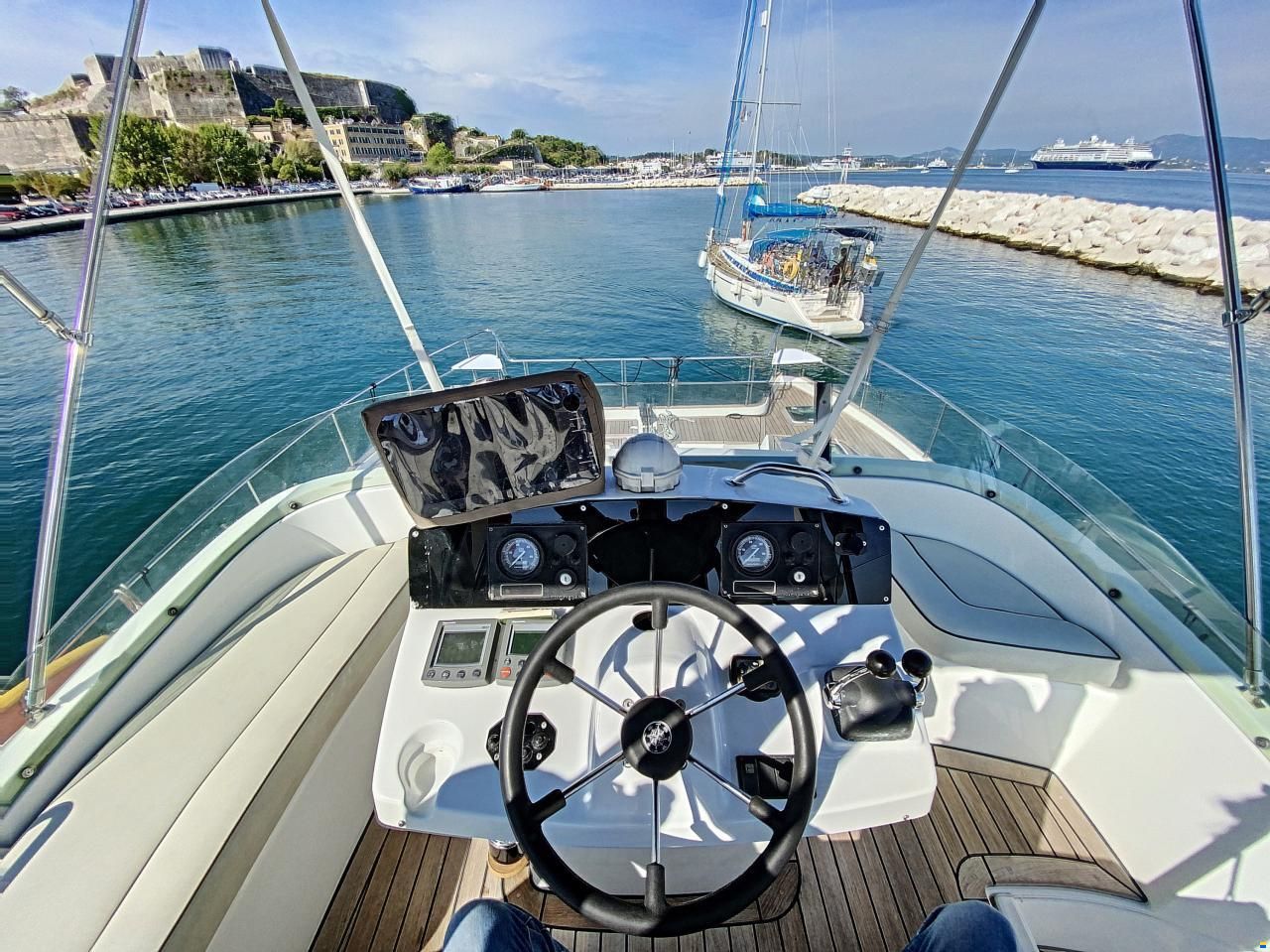 Lagoon Power 43