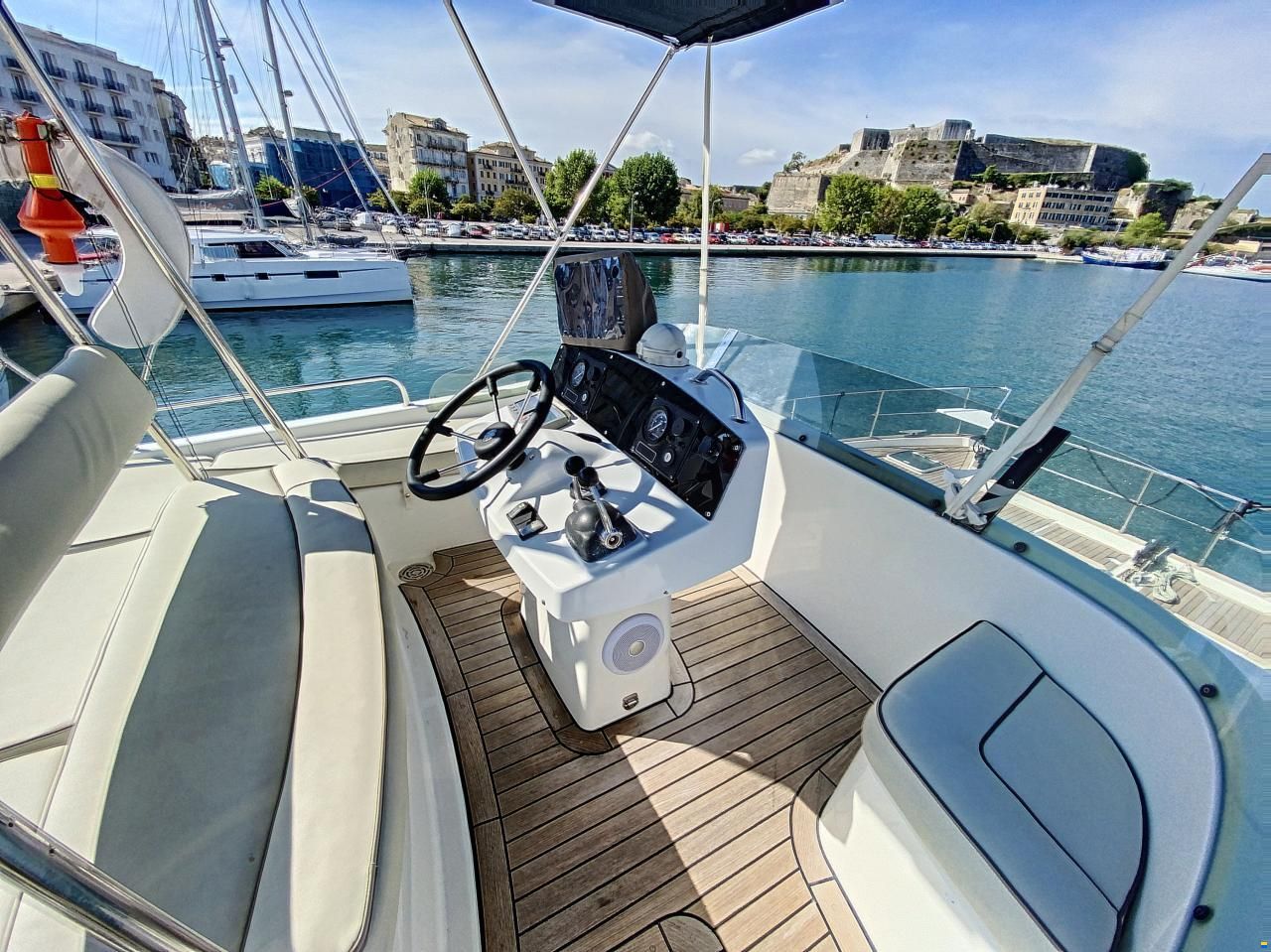 Lagoon Power 43