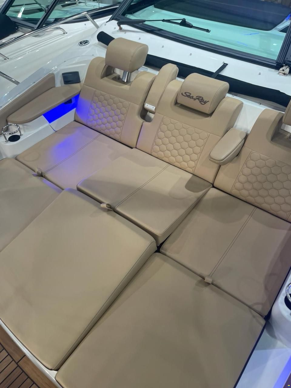 Sea Ray Sundancer 320 DAE