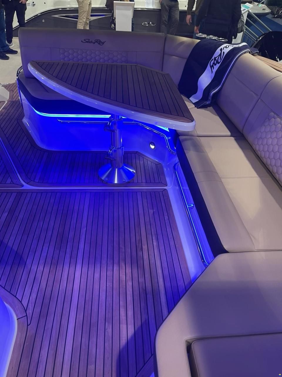 Sea Ray Sundancer 320 DAE