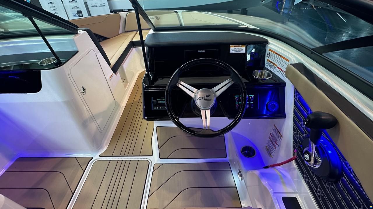Sea Ray SPXE 190 & Trailer