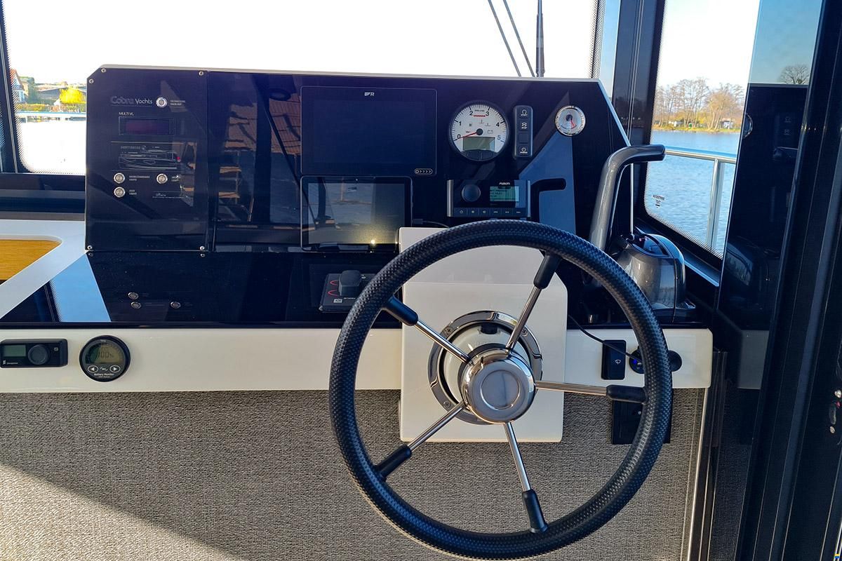 Cobra Seamaster 45