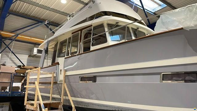 Rh&eacute;a 34 Trawler