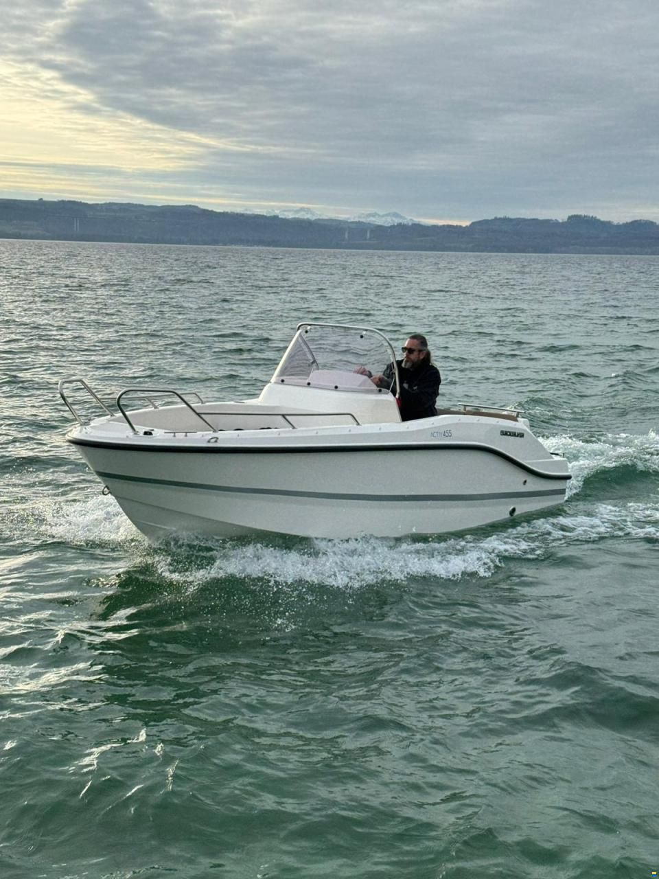 Quicksilver 455 Open + MOTEUR ELECTRIQUE Avator 35e