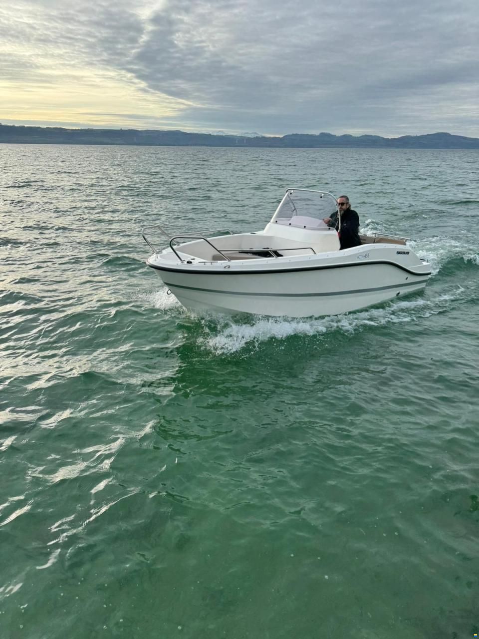 Quicksilver 455 Open + MOTEUR ELECTRIQUE Avator 35e