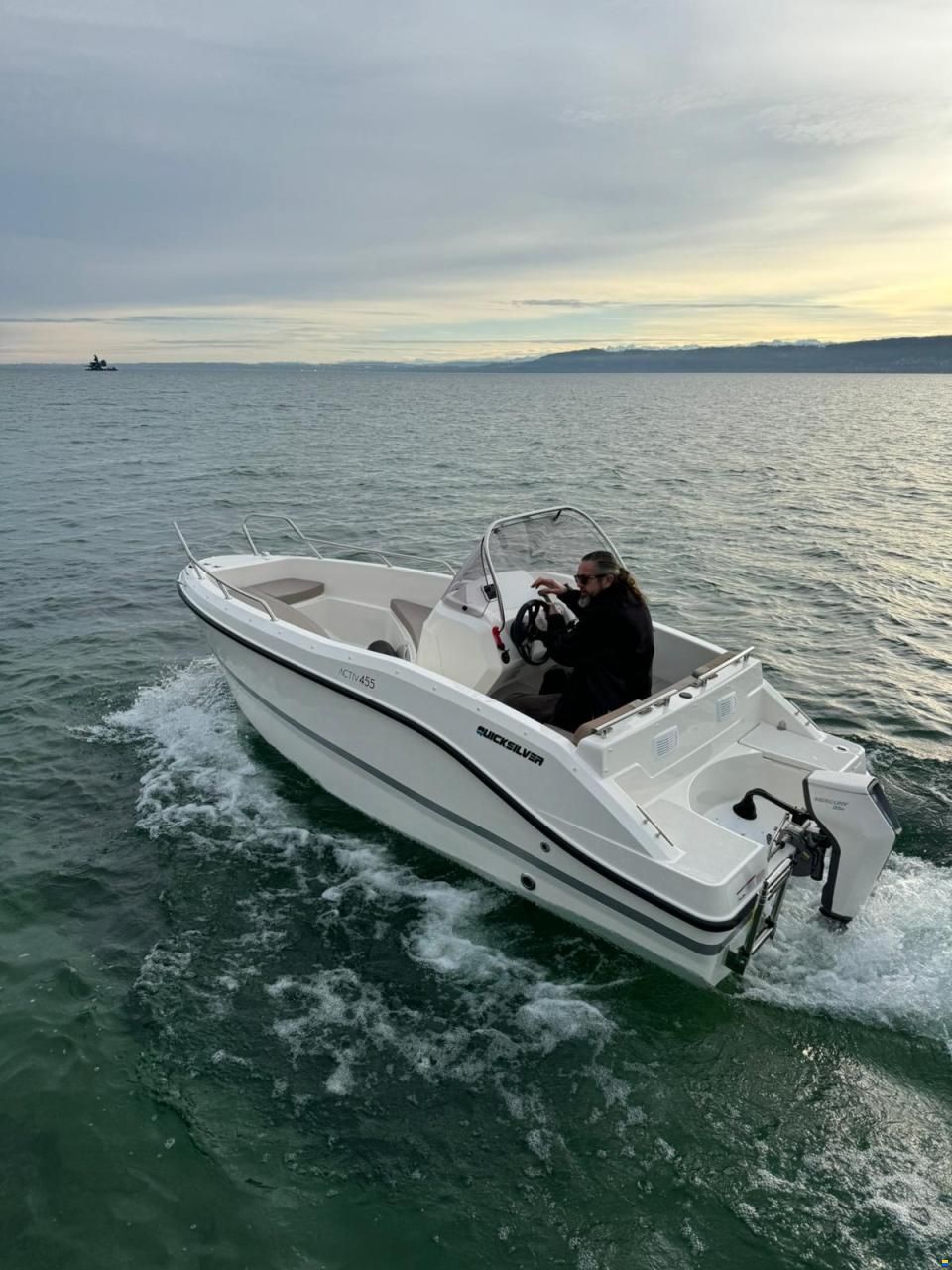 Quicksilver 455 Open + MOTEUR ELECTRIQUE Avator 35e