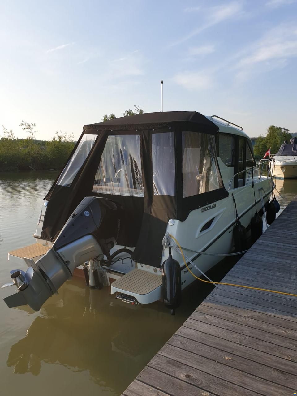 Quicksilver 905 Weekender
