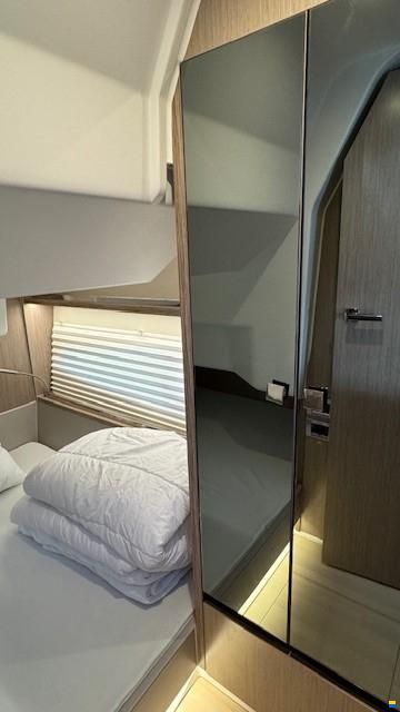 Sealine S 335