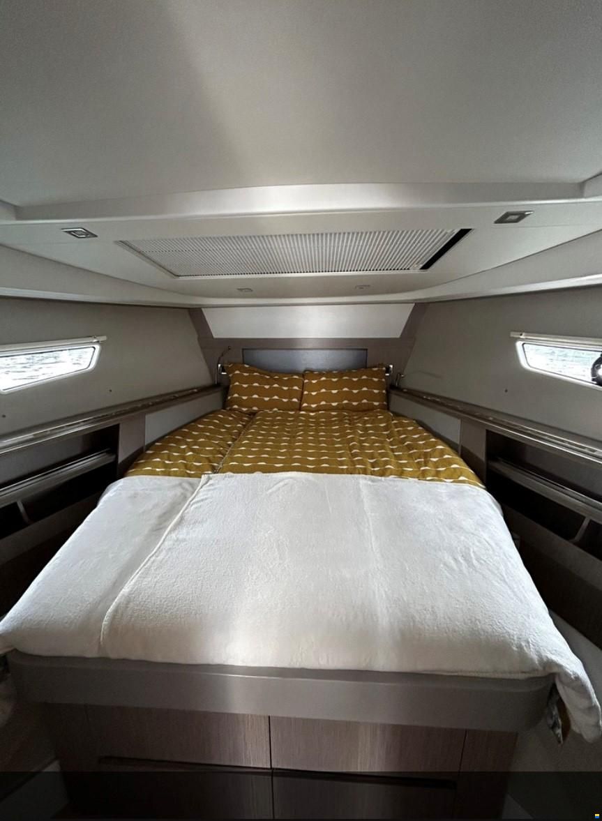 Sealine S 335