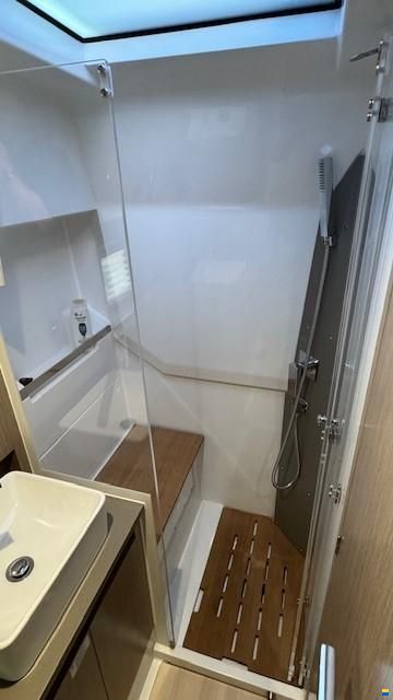 Sealine S 335
