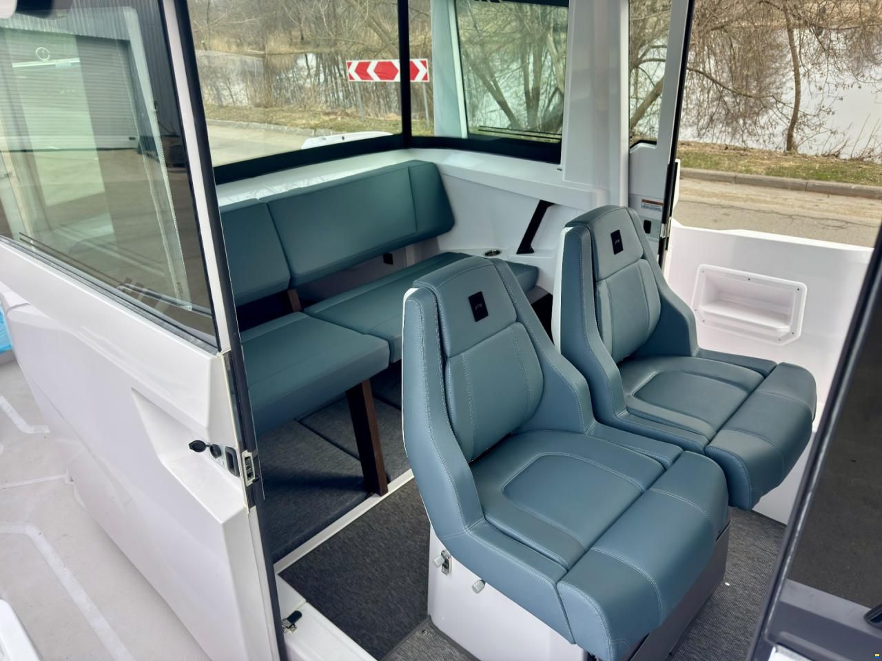 Axopar 29 XC Cross Cabin