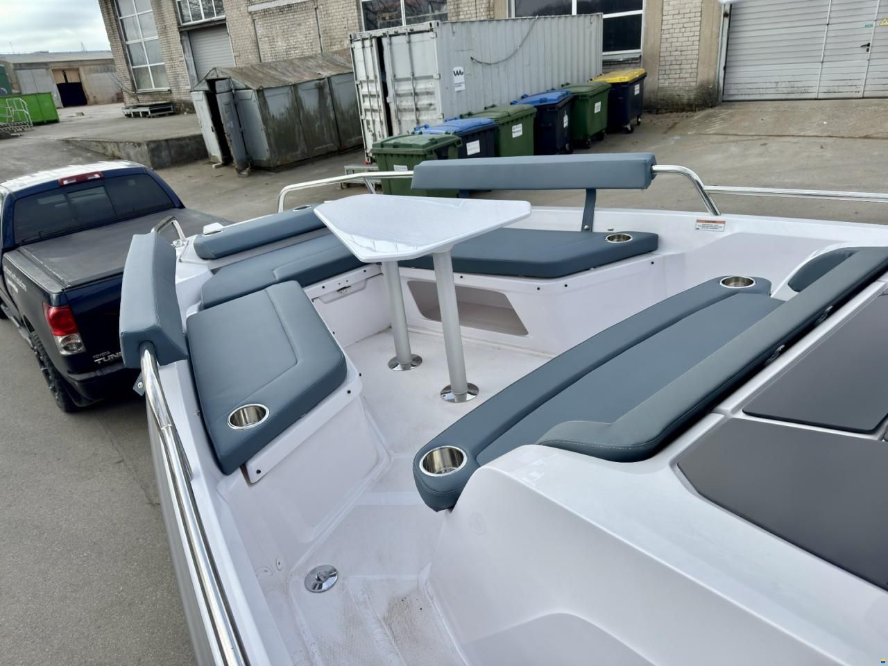 Axopar 29 XC Cross Cabin