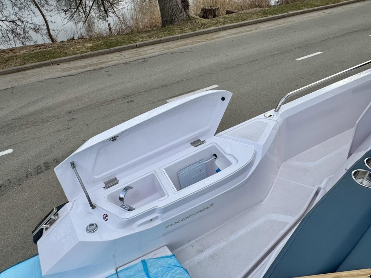 Axopar 29 XC Cross Cabin