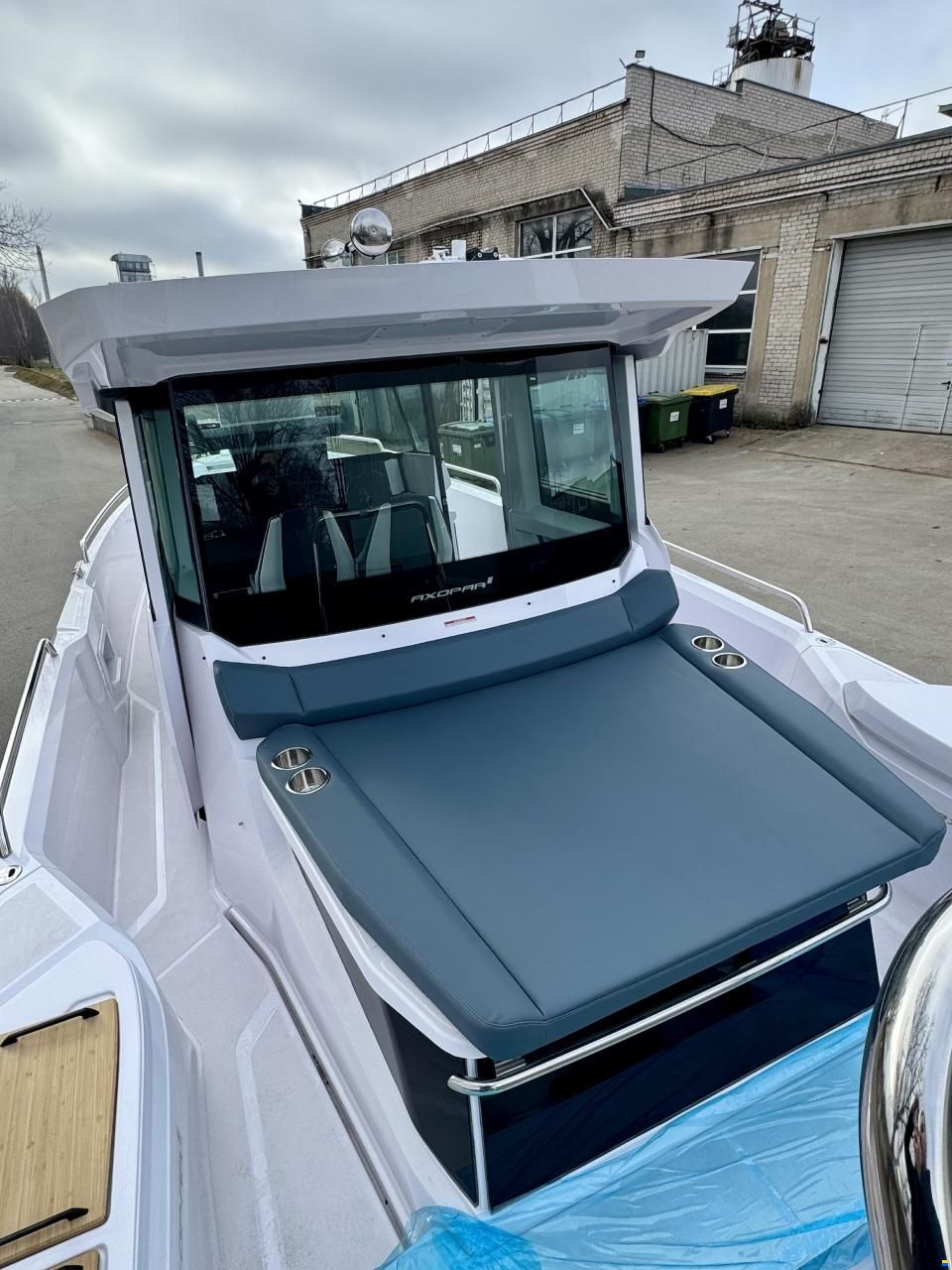 Axopar 29 XC Cross Cabin