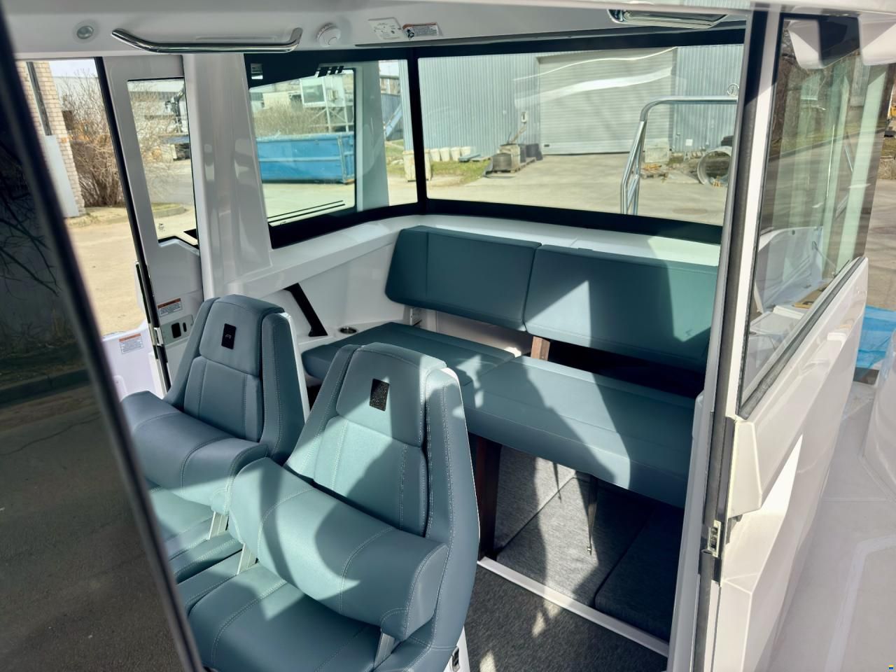 Axopar 29 XC Cross Cabin