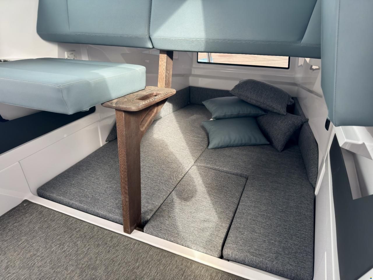 Axopar 29 XC Cross Cabin