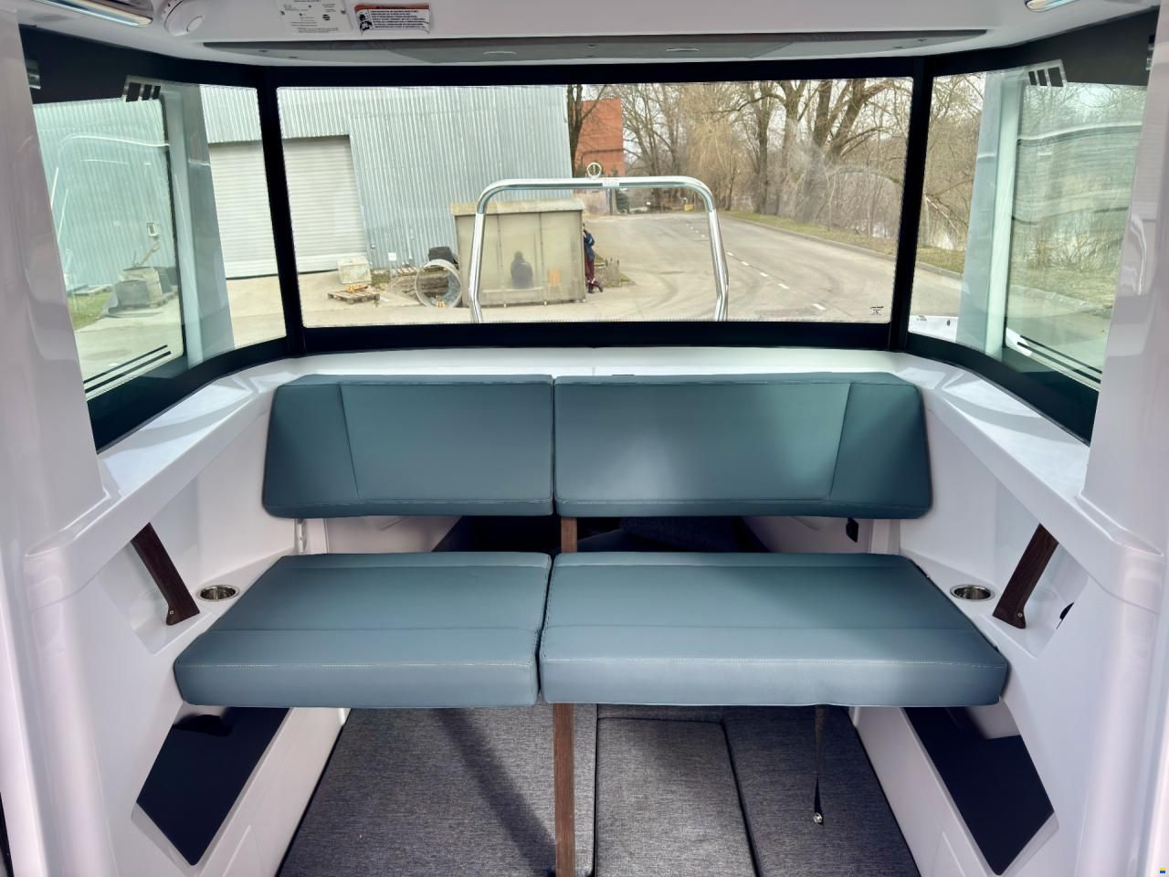 Axopar 29 XC Cross Cabin