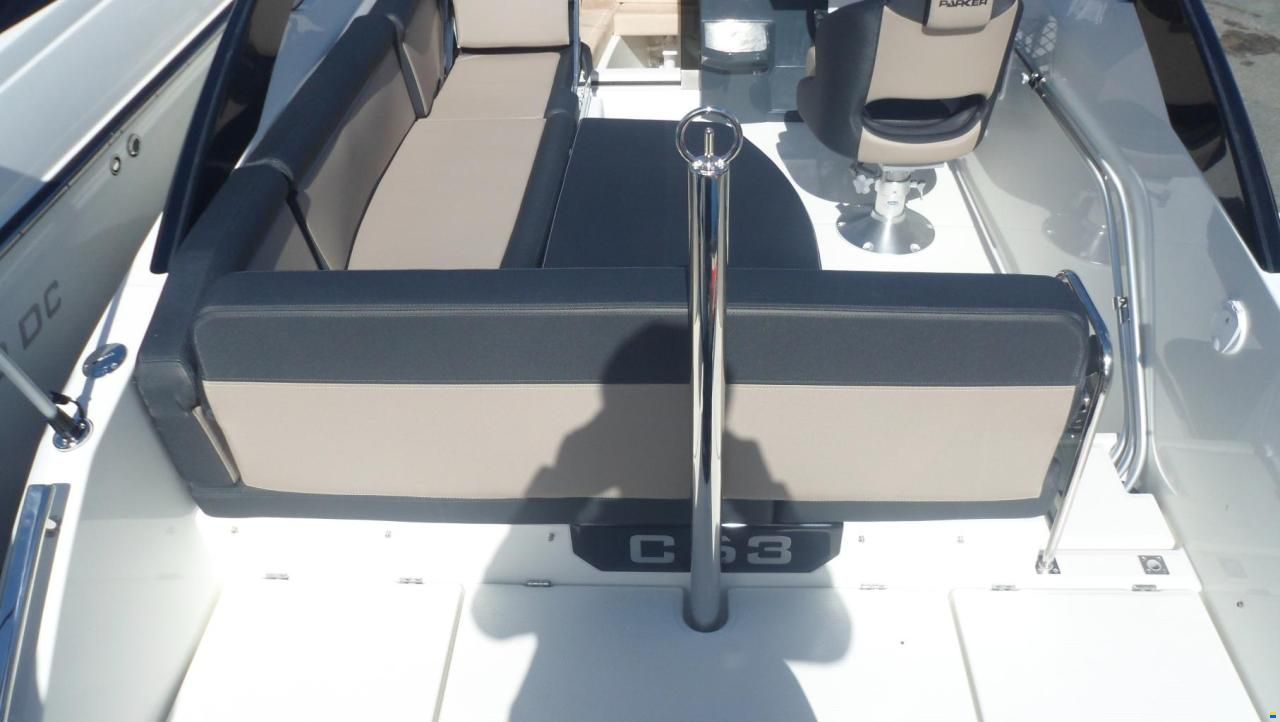 Parker 630 Day Cruiser