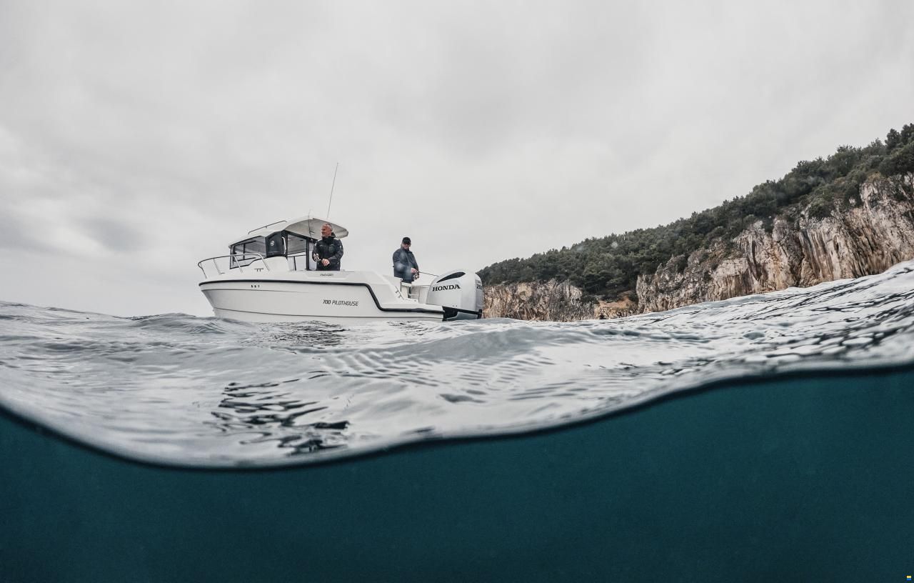 Parker 700 Pilothouse