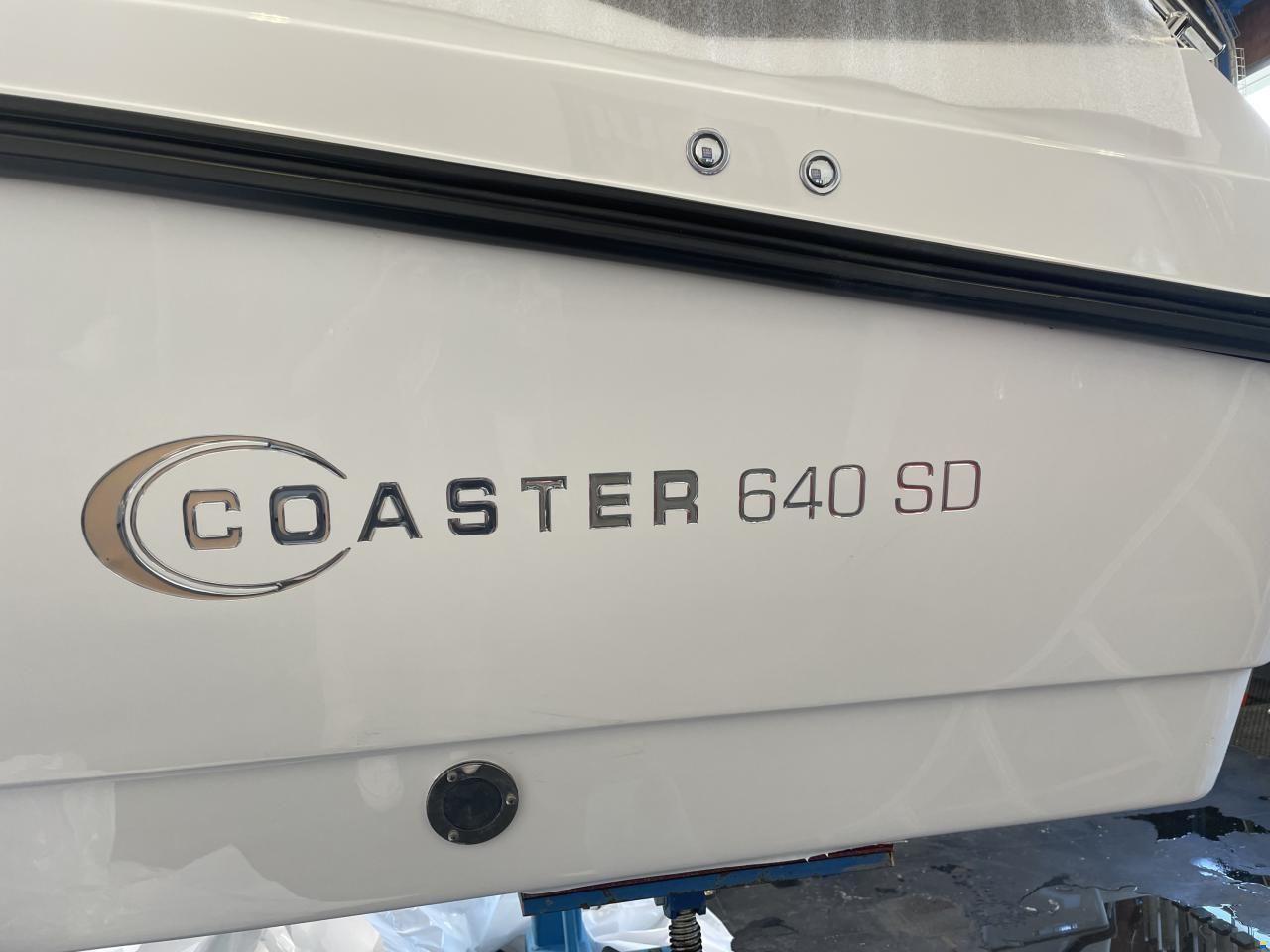 Coaster 640 Sundeck