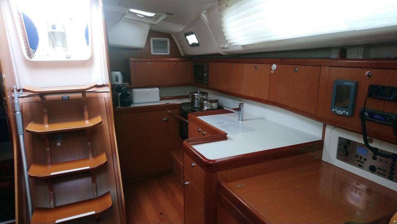 Beneteau Oceanis 43