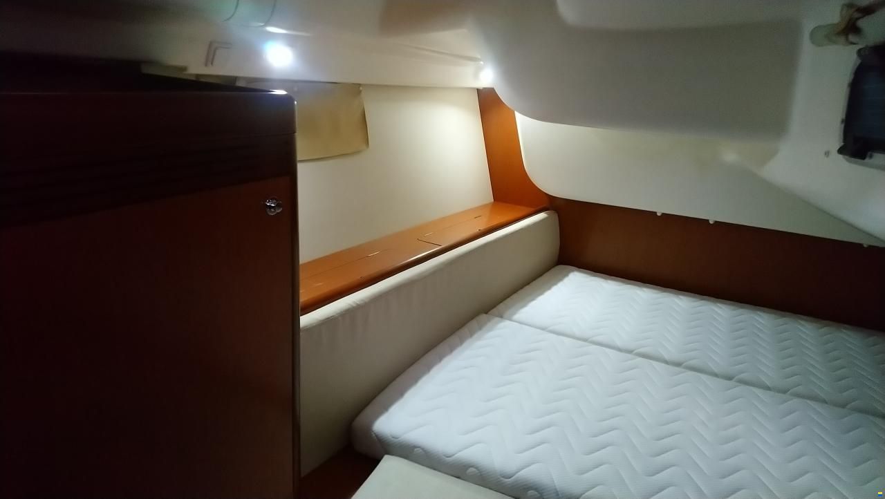 Beneteau Oceanis 43