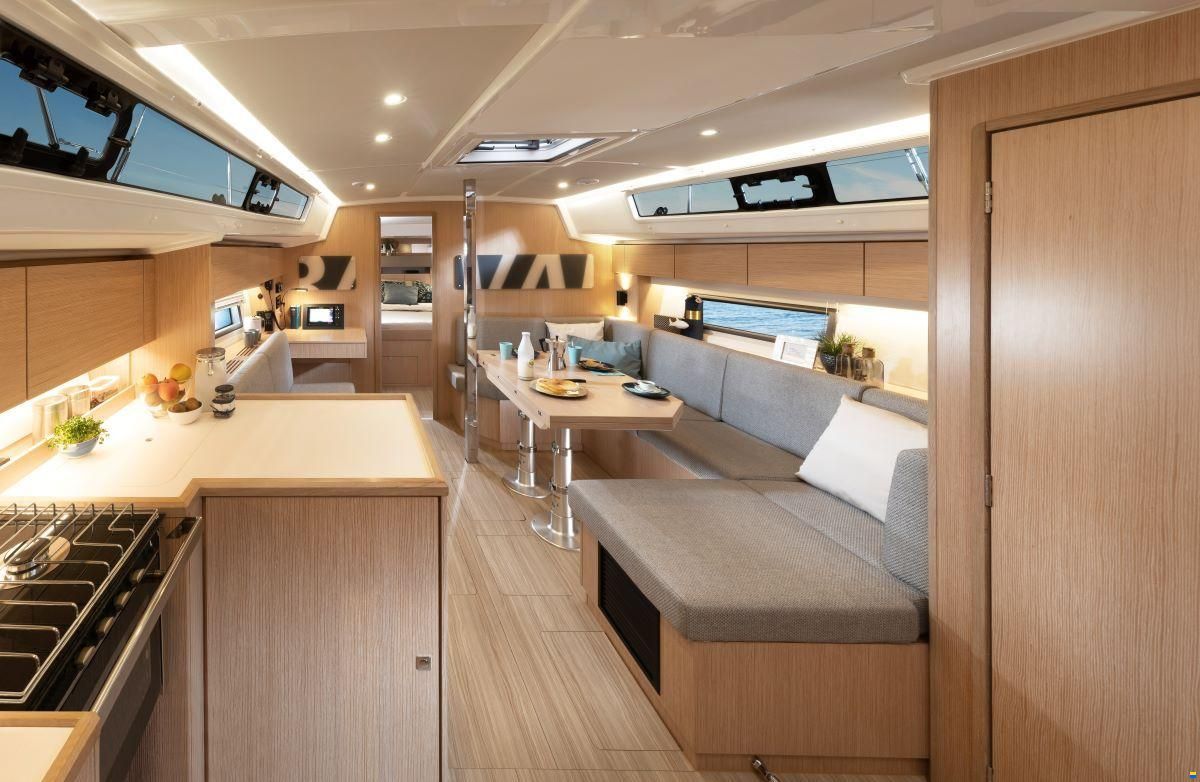 Bavaria C 42