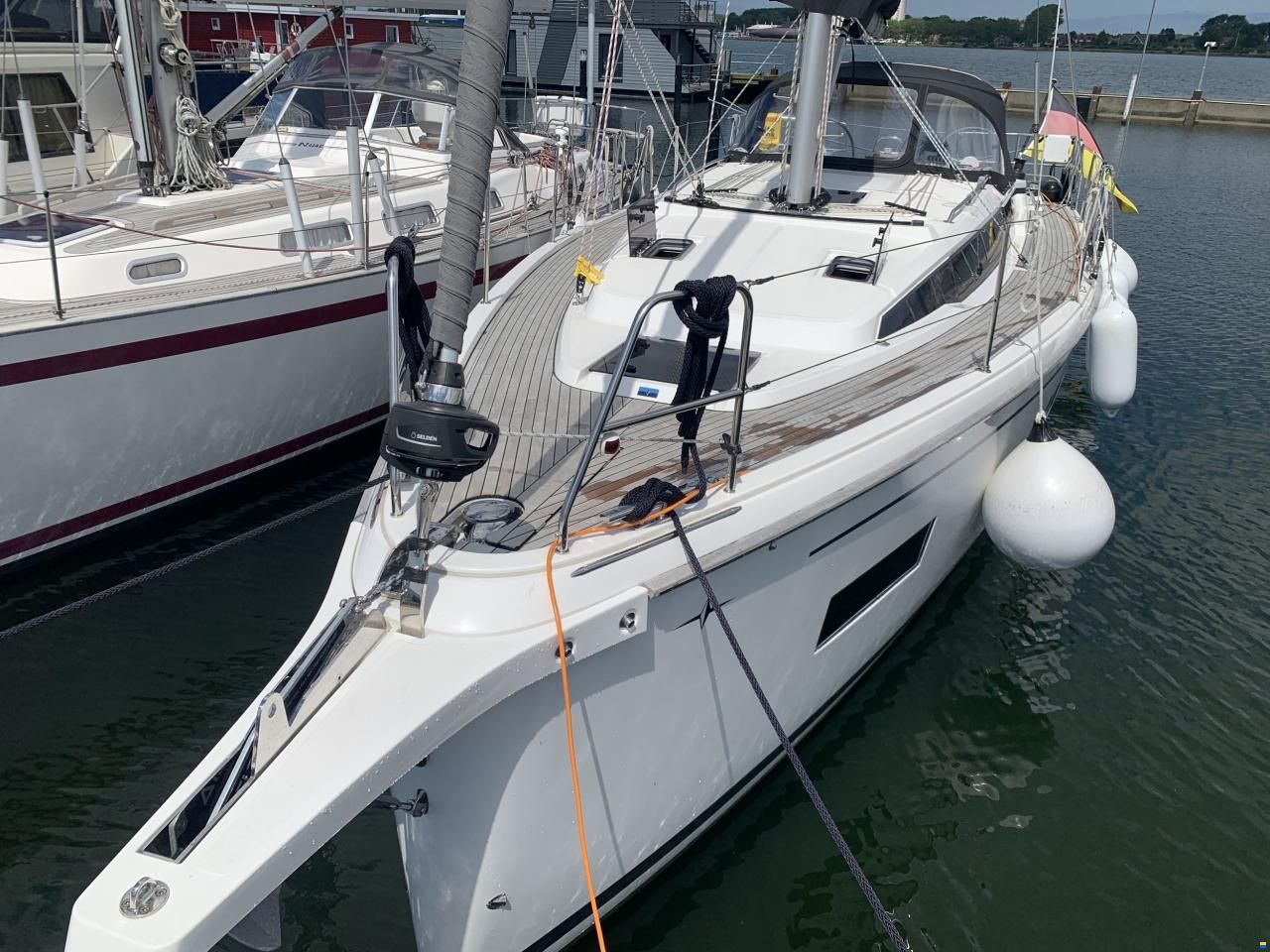 Bavaria C38