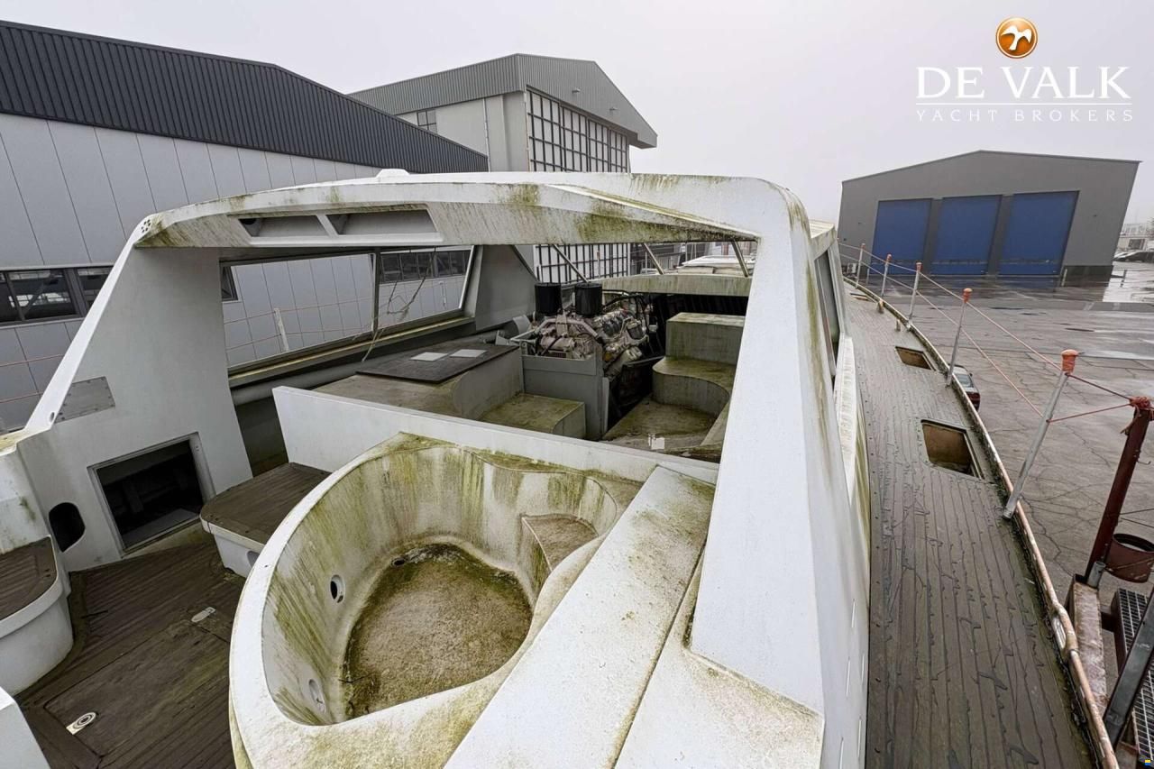 Trintella 82AD hull