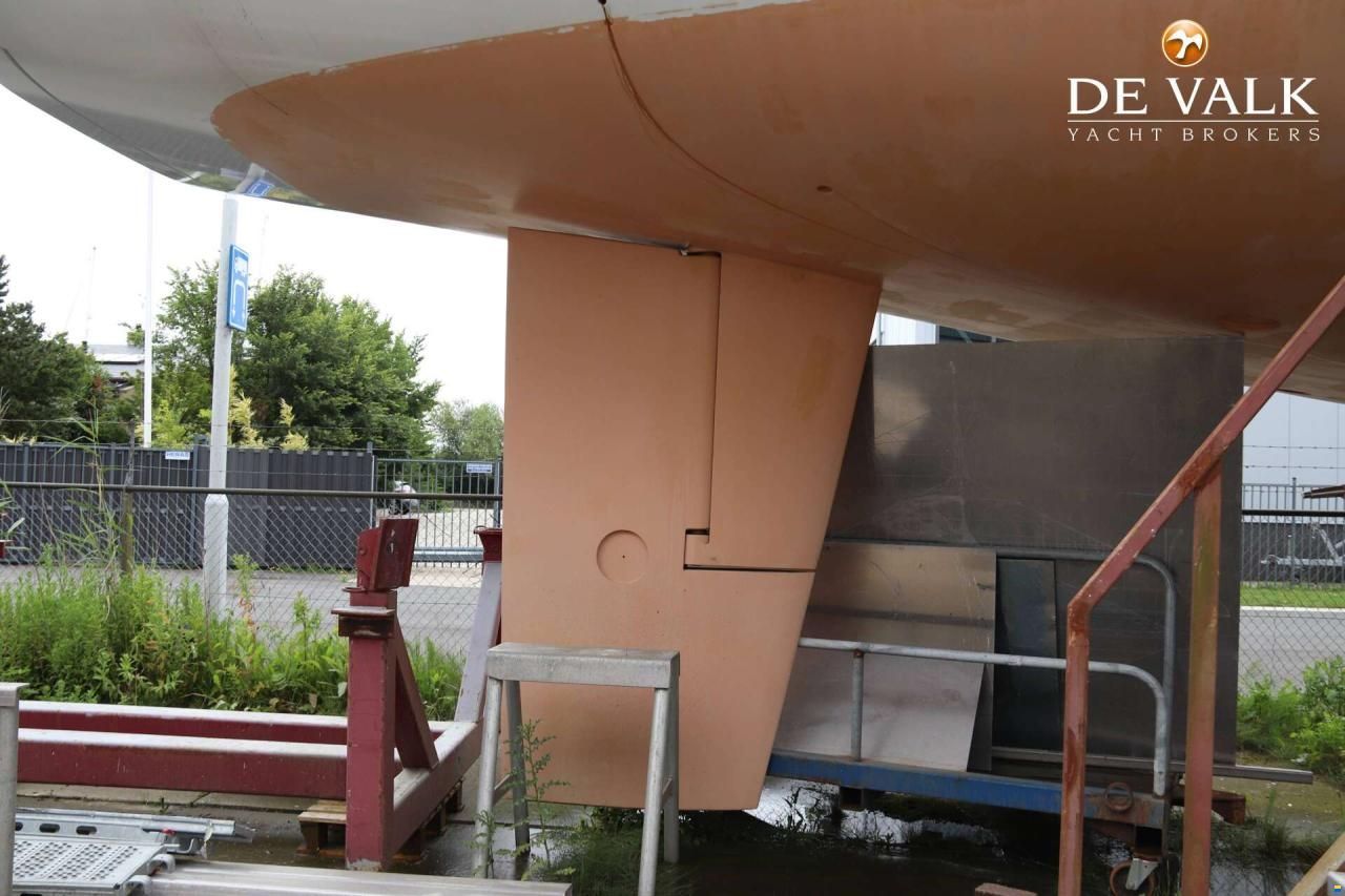 Trintella 82AD hull