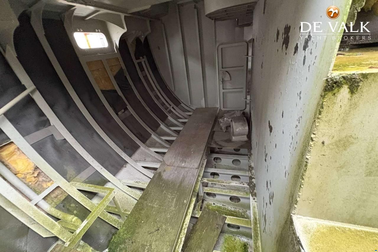 Trintella 82AD hull