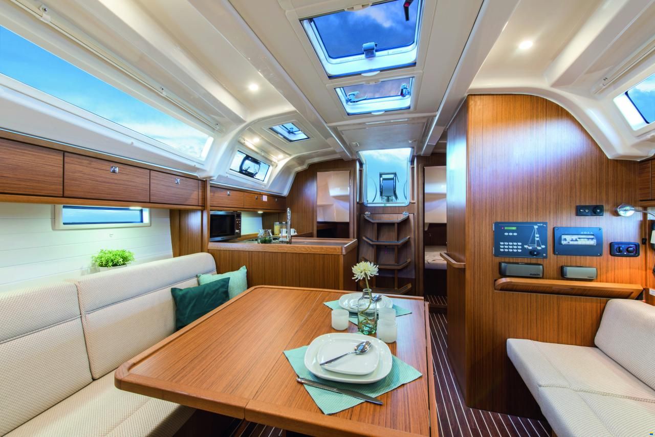 Bavaria Cruiser 37