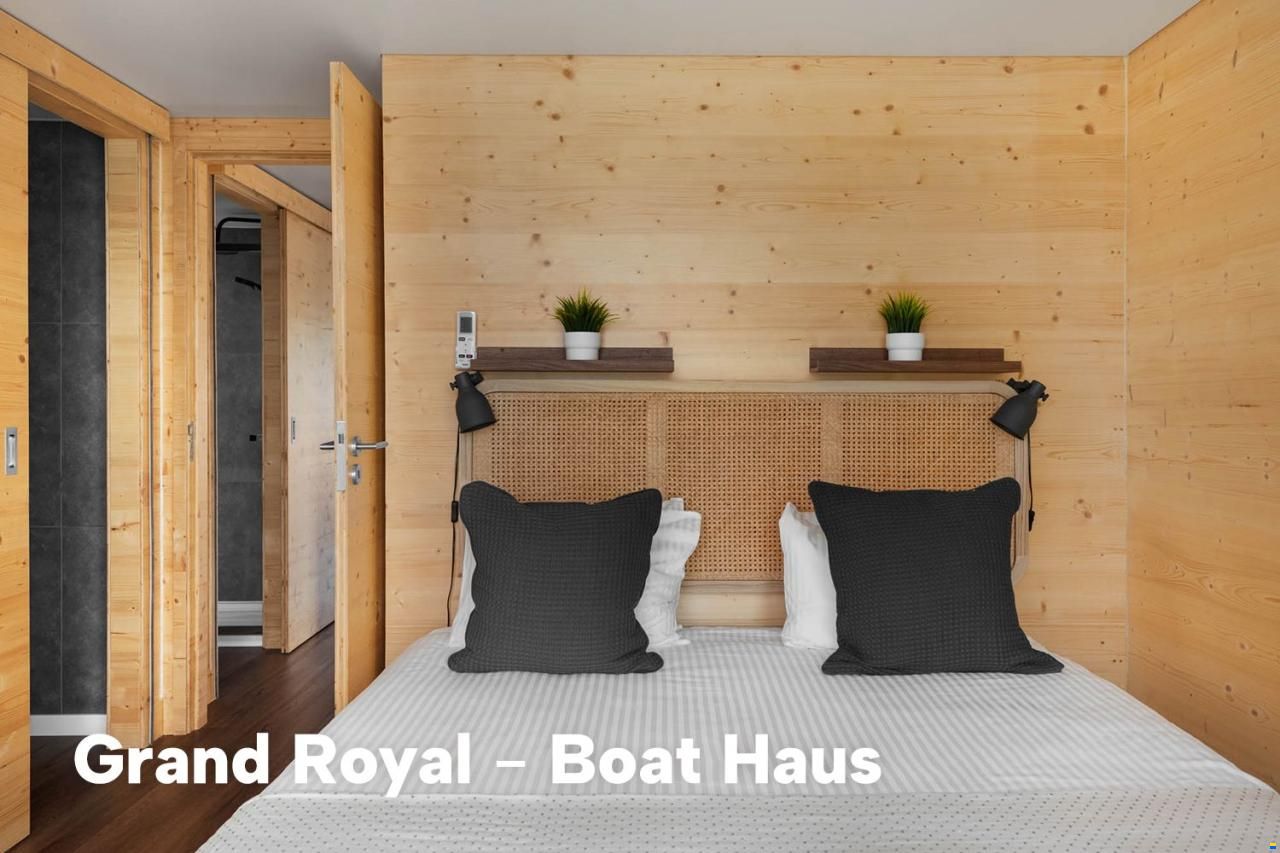 Boat Haus Mediterranean 12X4,5 ROYAL Hou