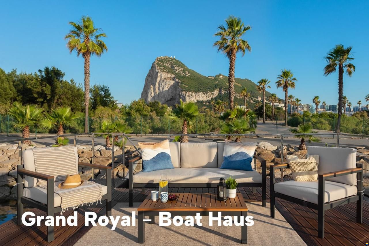 Boat Haus Mediterranean 12X4,5 ROYAL Hou