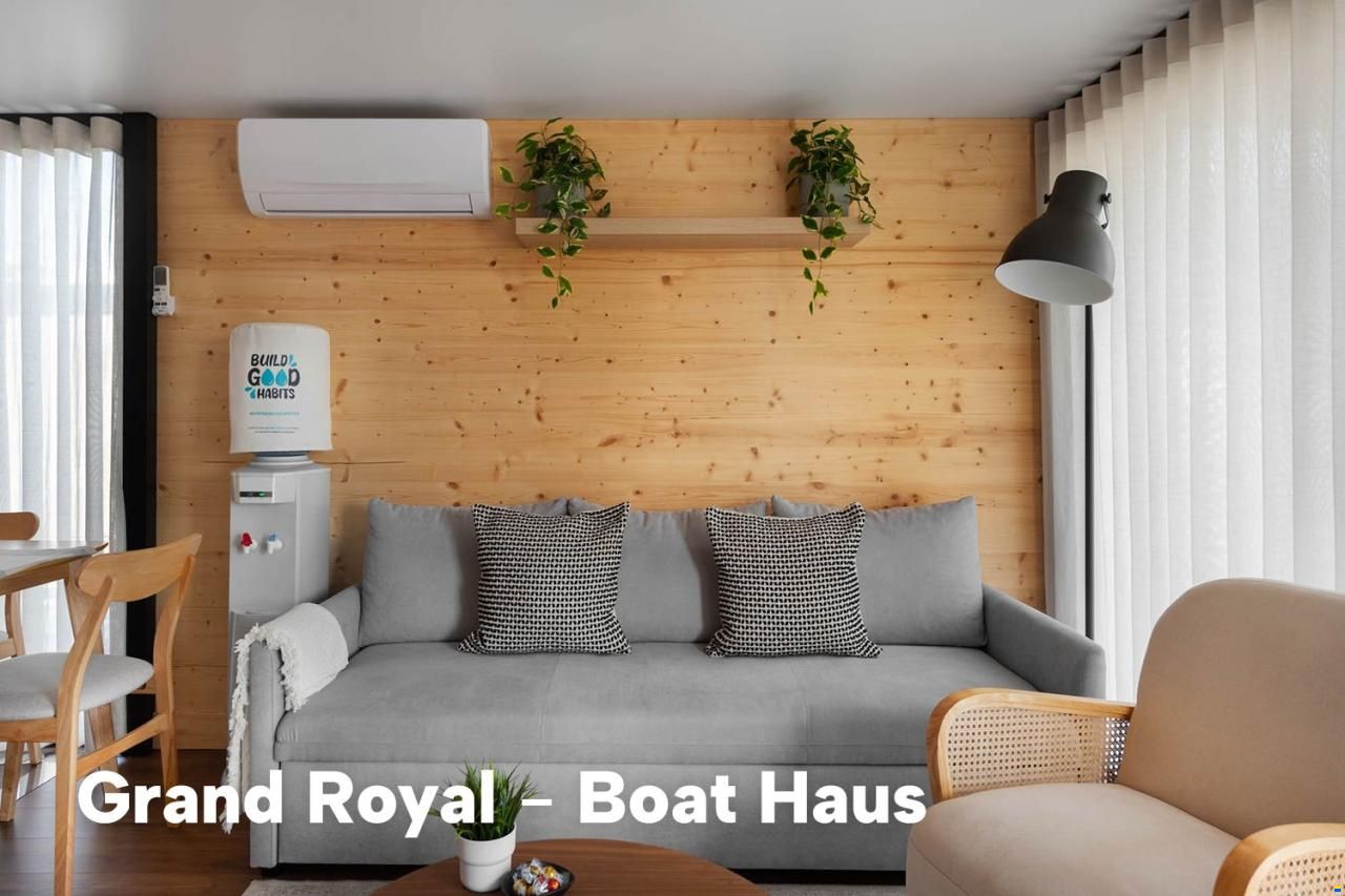 Boat Haus Mediterranean 12X4,5 ROYAL Hou