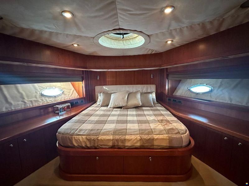 Sunseeker Predator 82