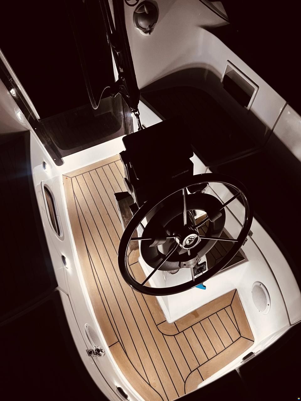 Imexus 28 Powersailer