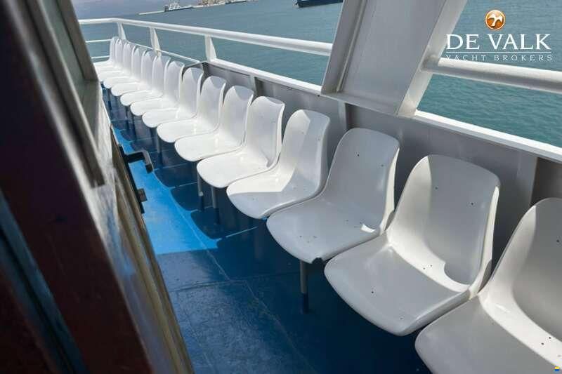 CAR/PASSENGERS FERRY 33