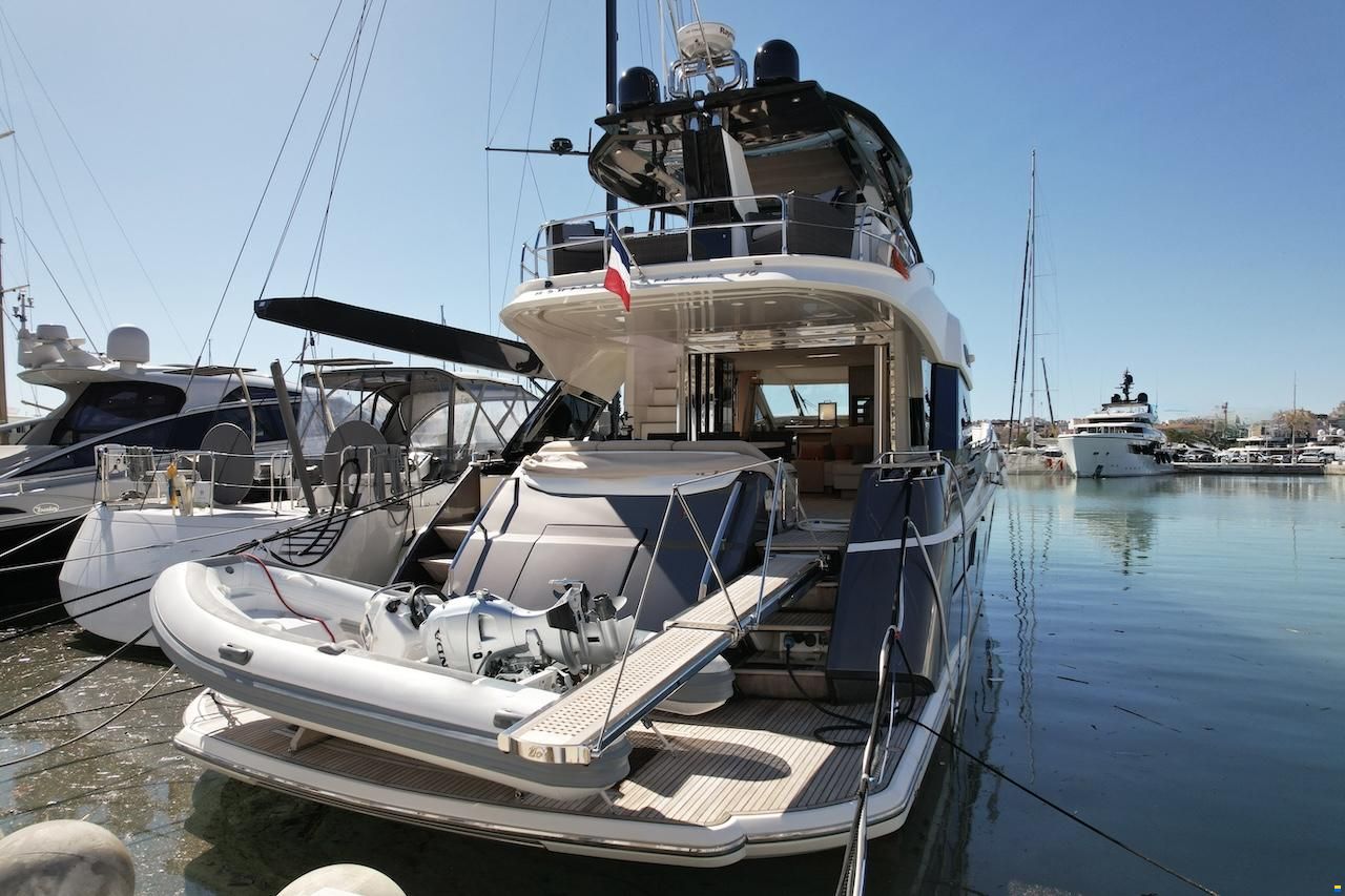 Monte Carlo Yachts 70
