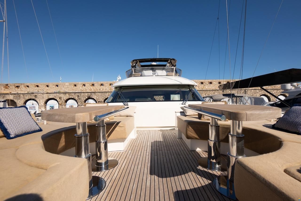 Monte Carlo Yachts 70