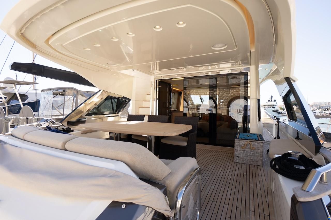 Monte Carlo Yachts 70