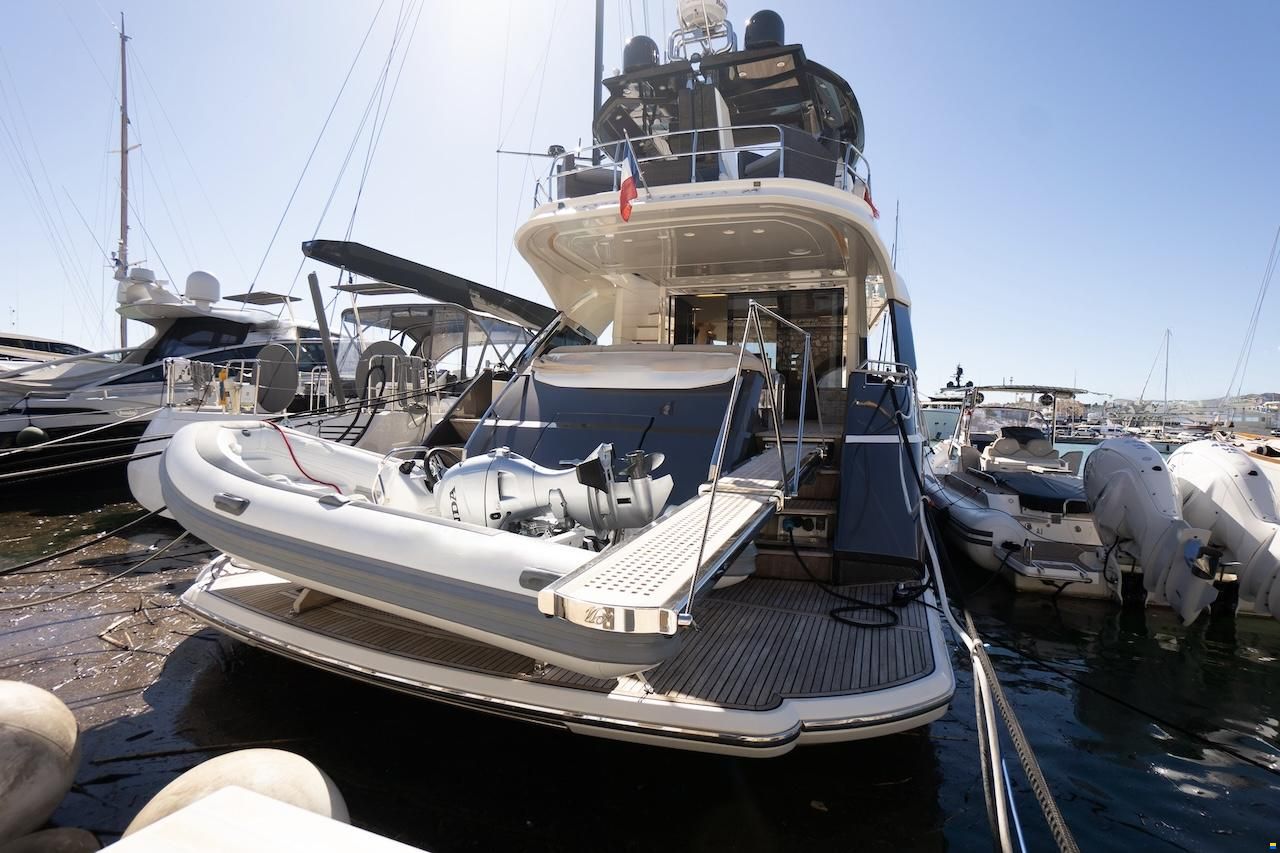Monte Carlo Yachts 70